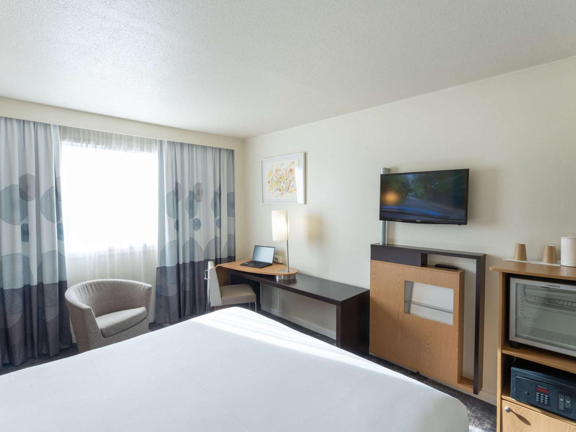 Novotel Nantes Centre Bord De Loire Екстер'єр фото