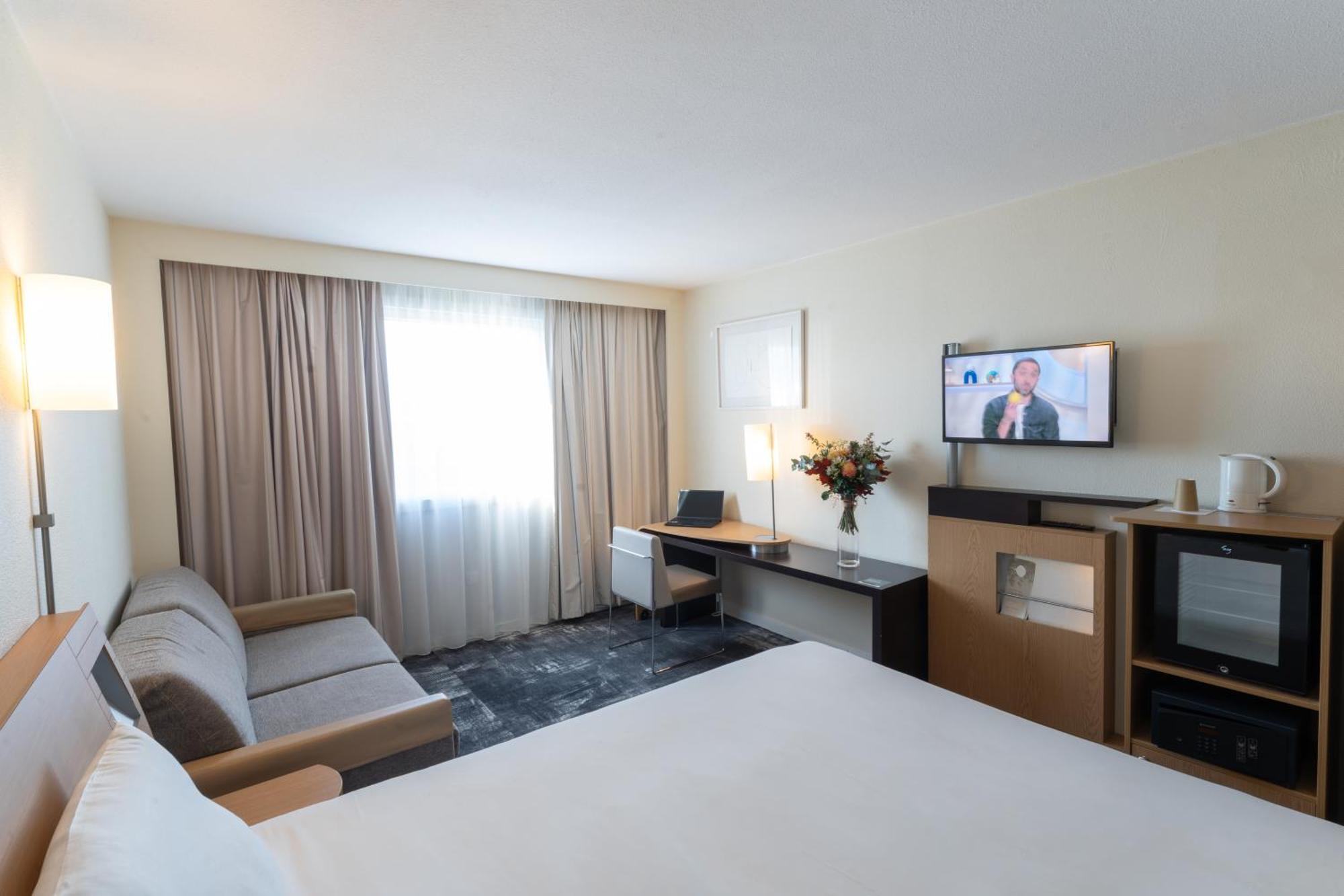 Novotel Nantes Centre Bord De Loire Екстер'єр фото