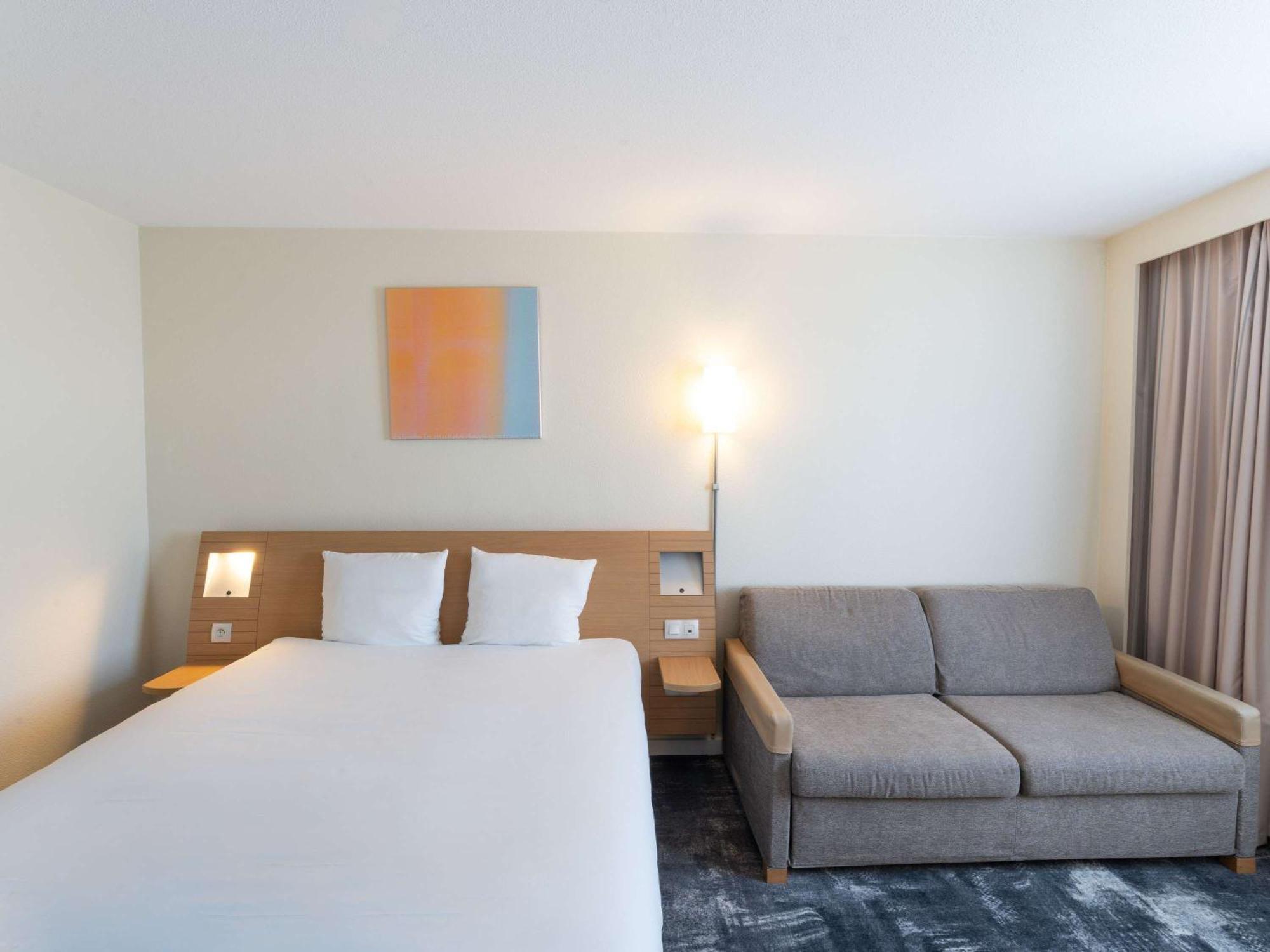 Novotel Nantes Centre Bord De Loire Екстер'єр фото