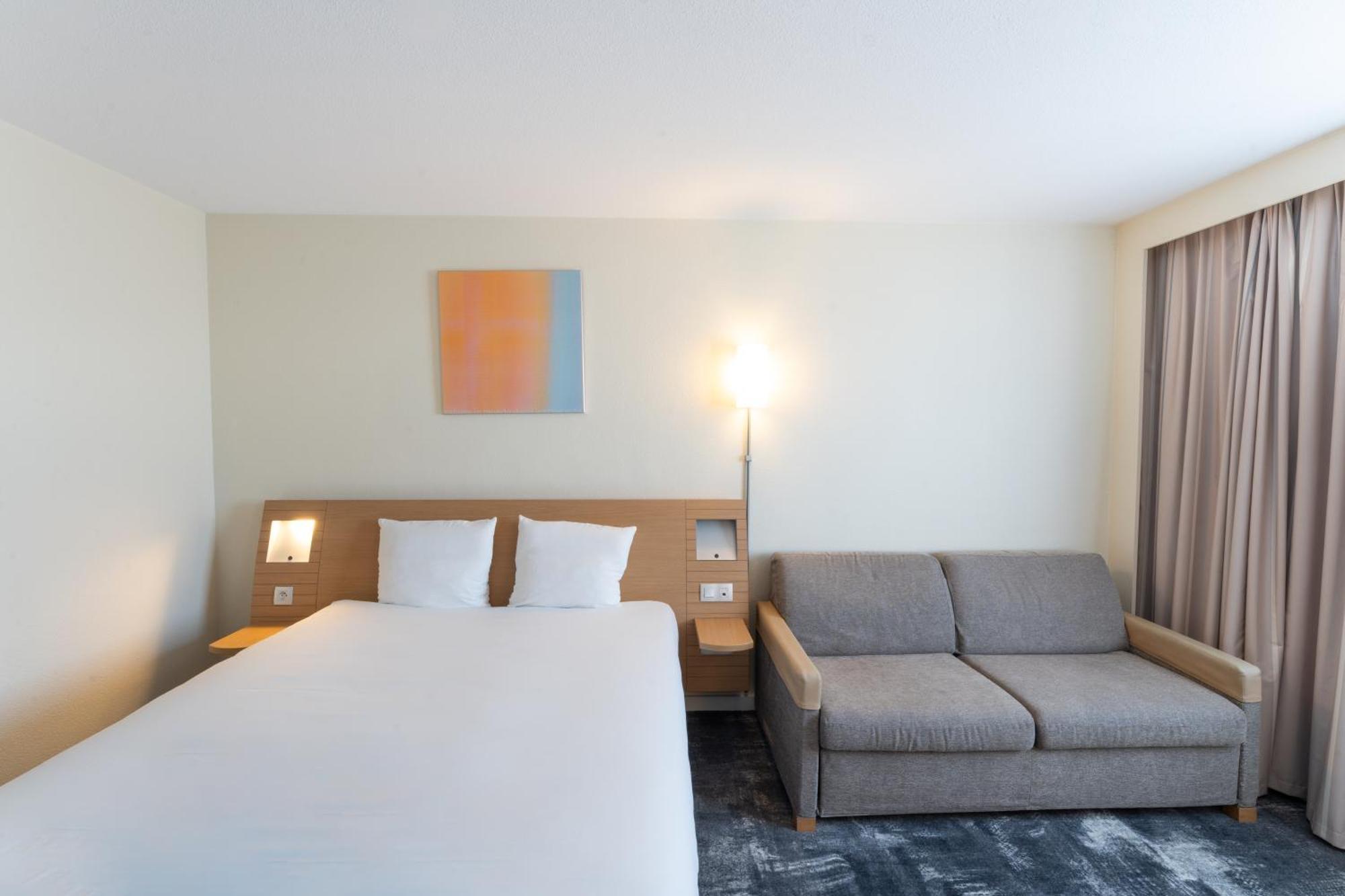 Novotel Nantes Centre Bord De Loire Екстер'єр фото