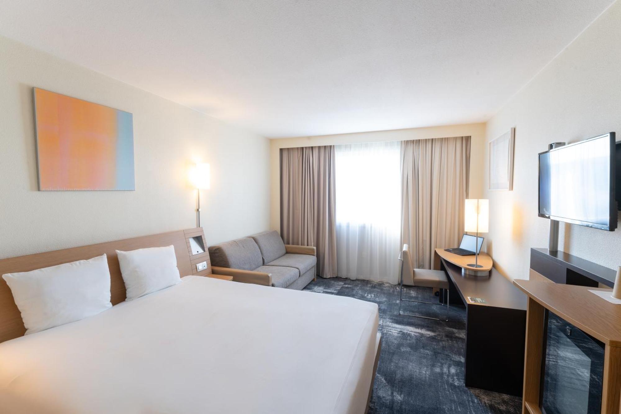 Novotel Nantes Centre Bord De Loire Екстер'єр фото