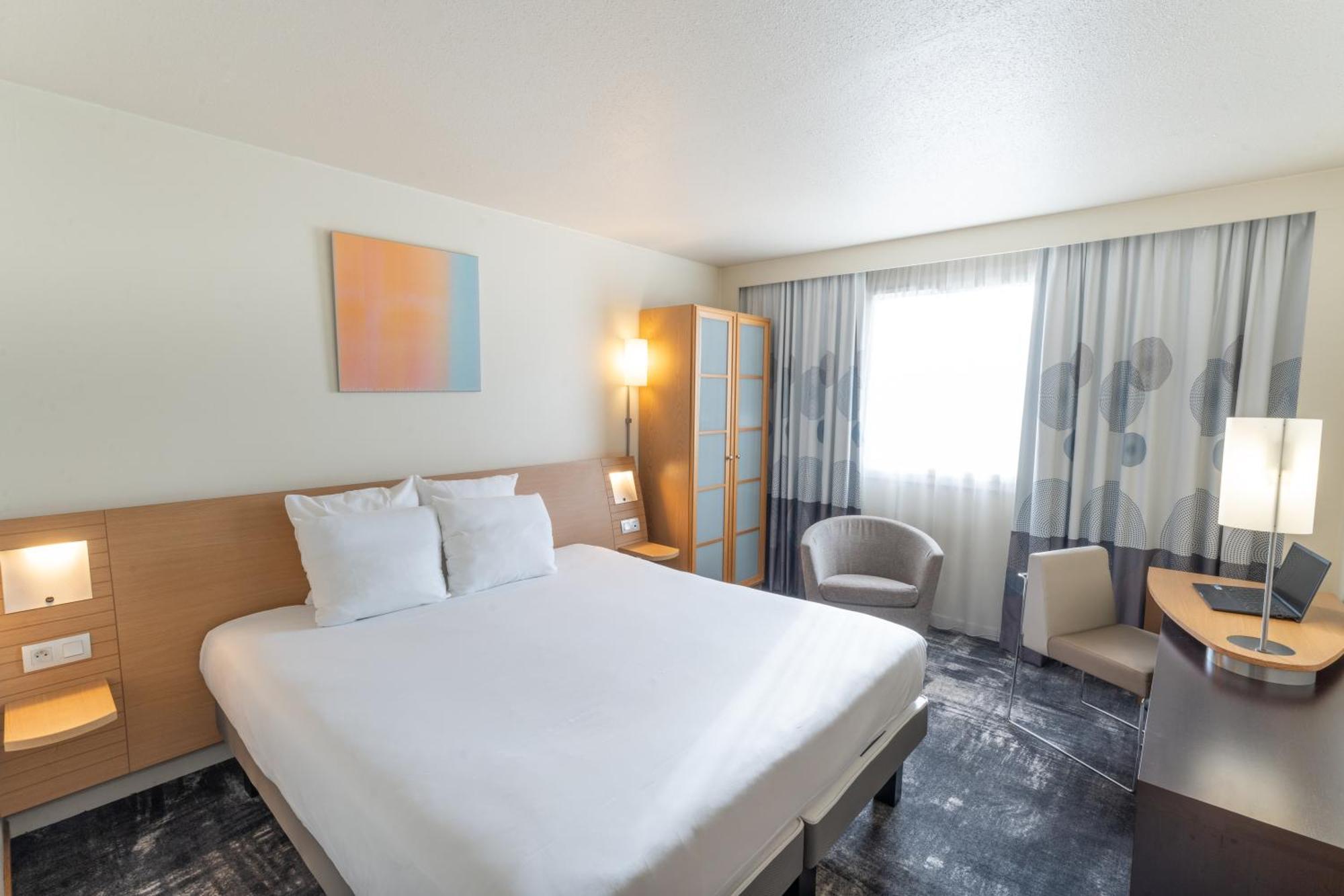 Novotel Nantes Centre Bord De Loire Екстер'єр фото