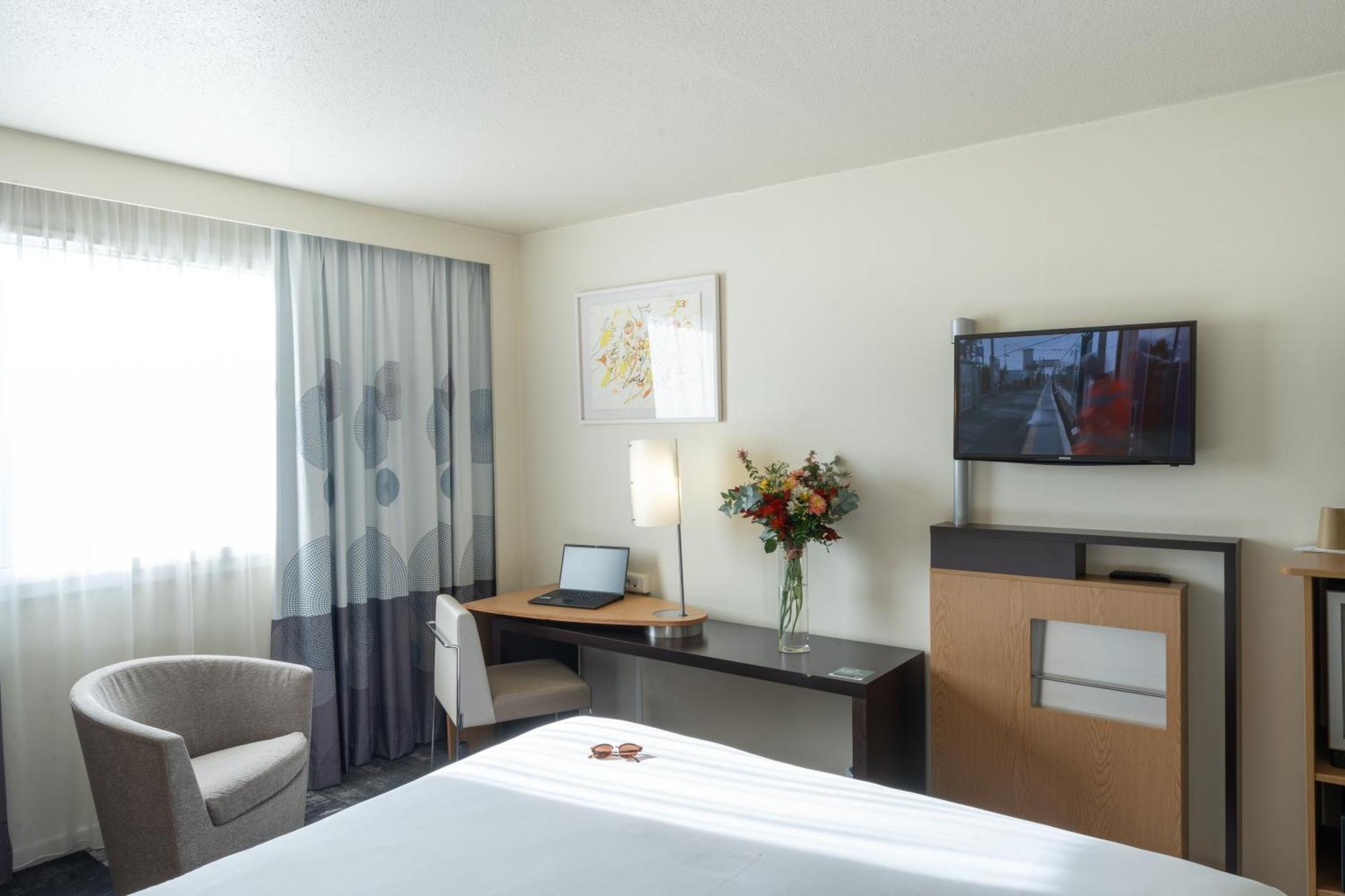 Novotel Nantes Centre Bord De Loire Екстер'єр фото