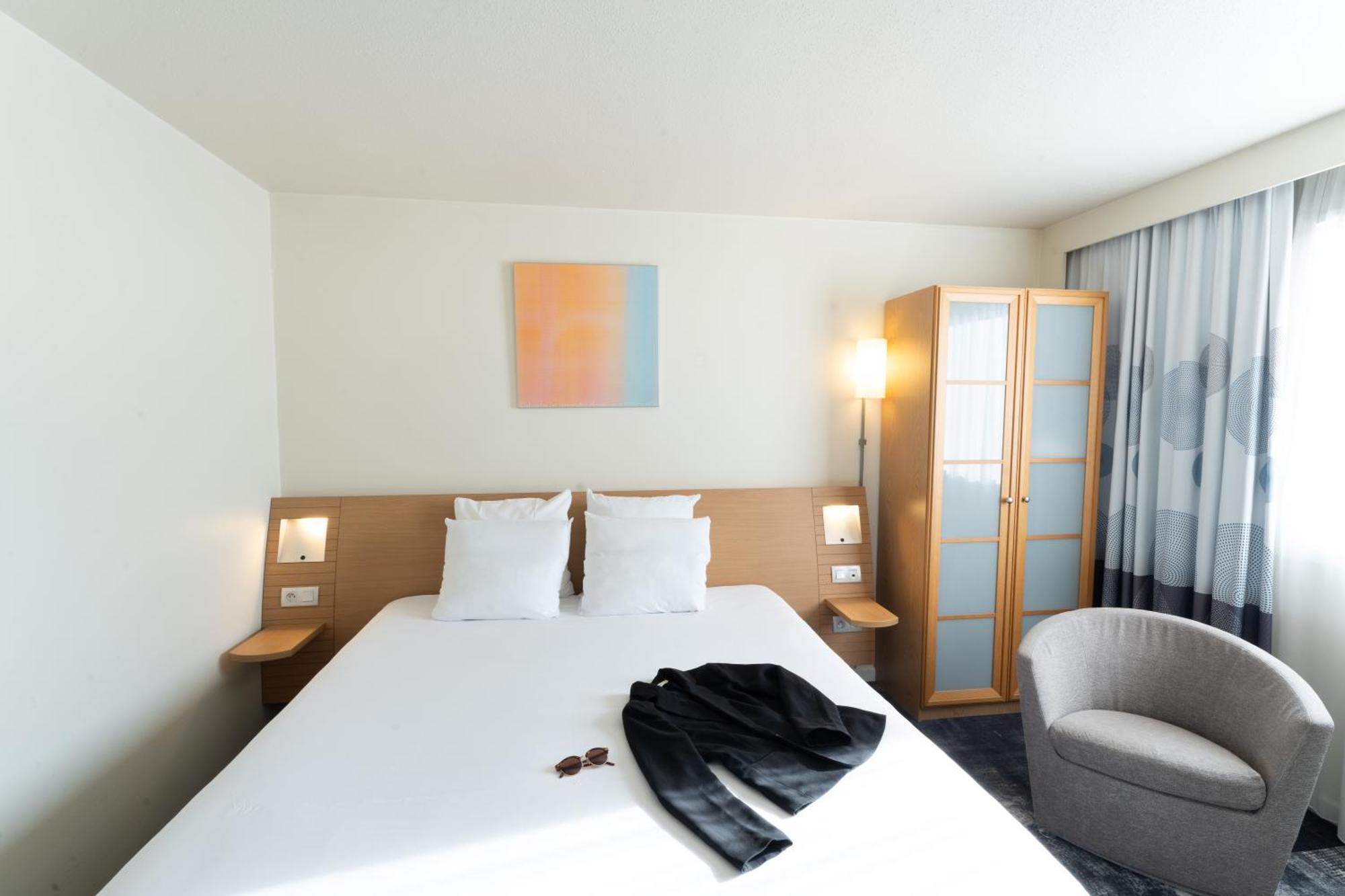 Novotel Nantes Centre Bord De Loire Екстер'єр фото