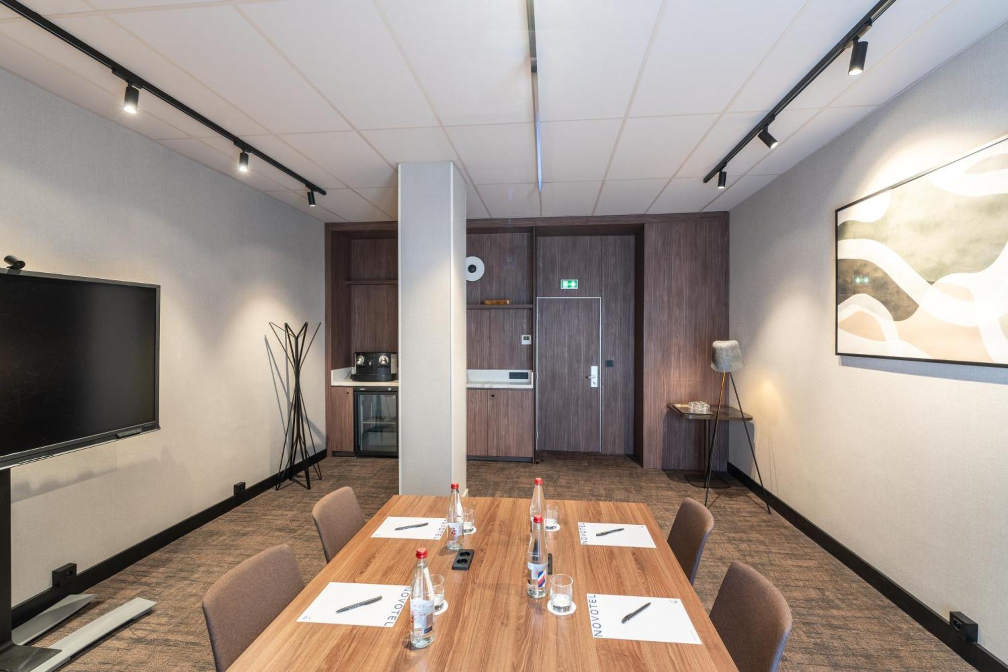Novotel Nantes Centre Bord De Loire Екстер'єр фото