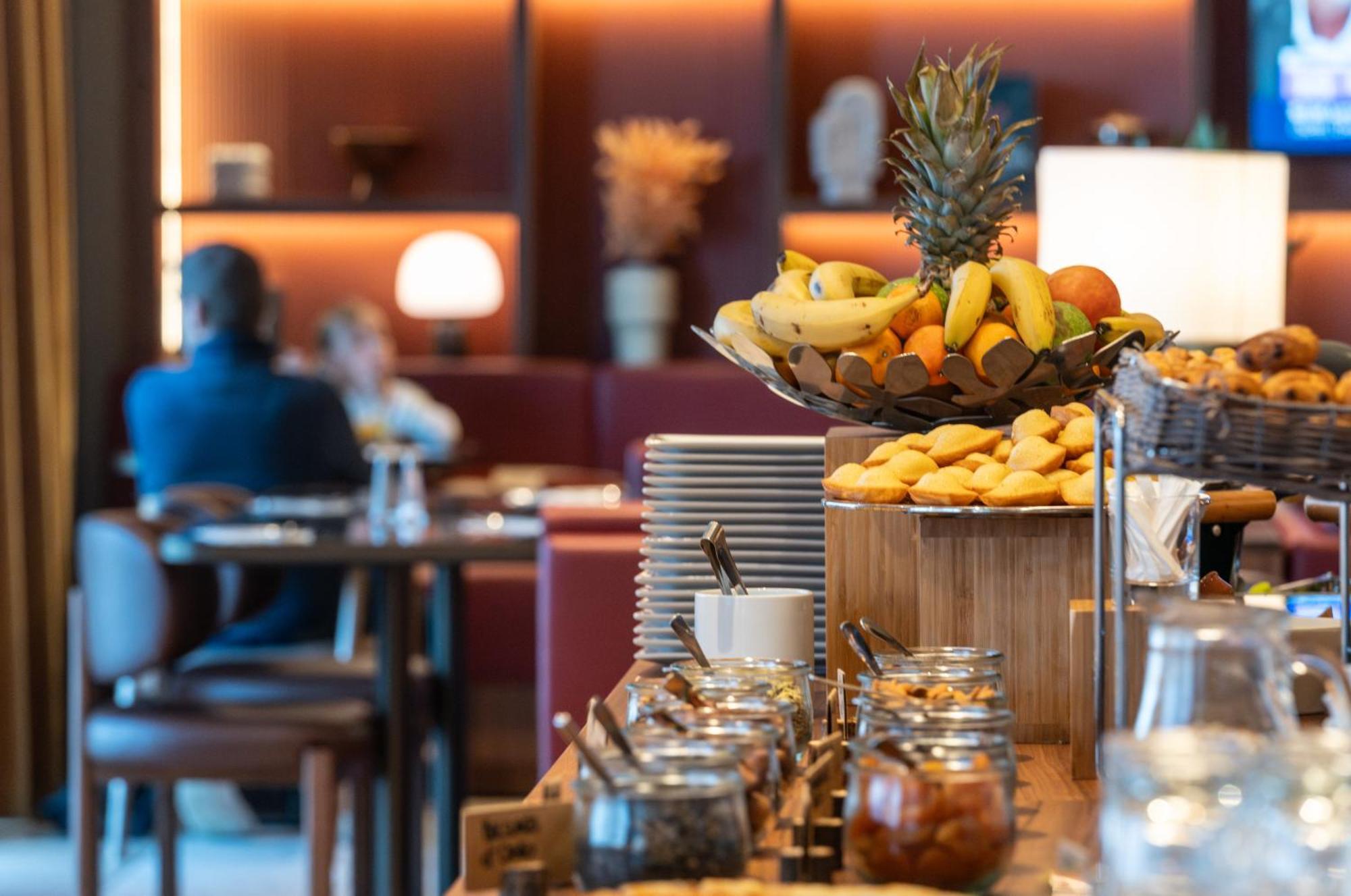 Novotel Nantes Centre Bord De Loire Екстер'єр фото