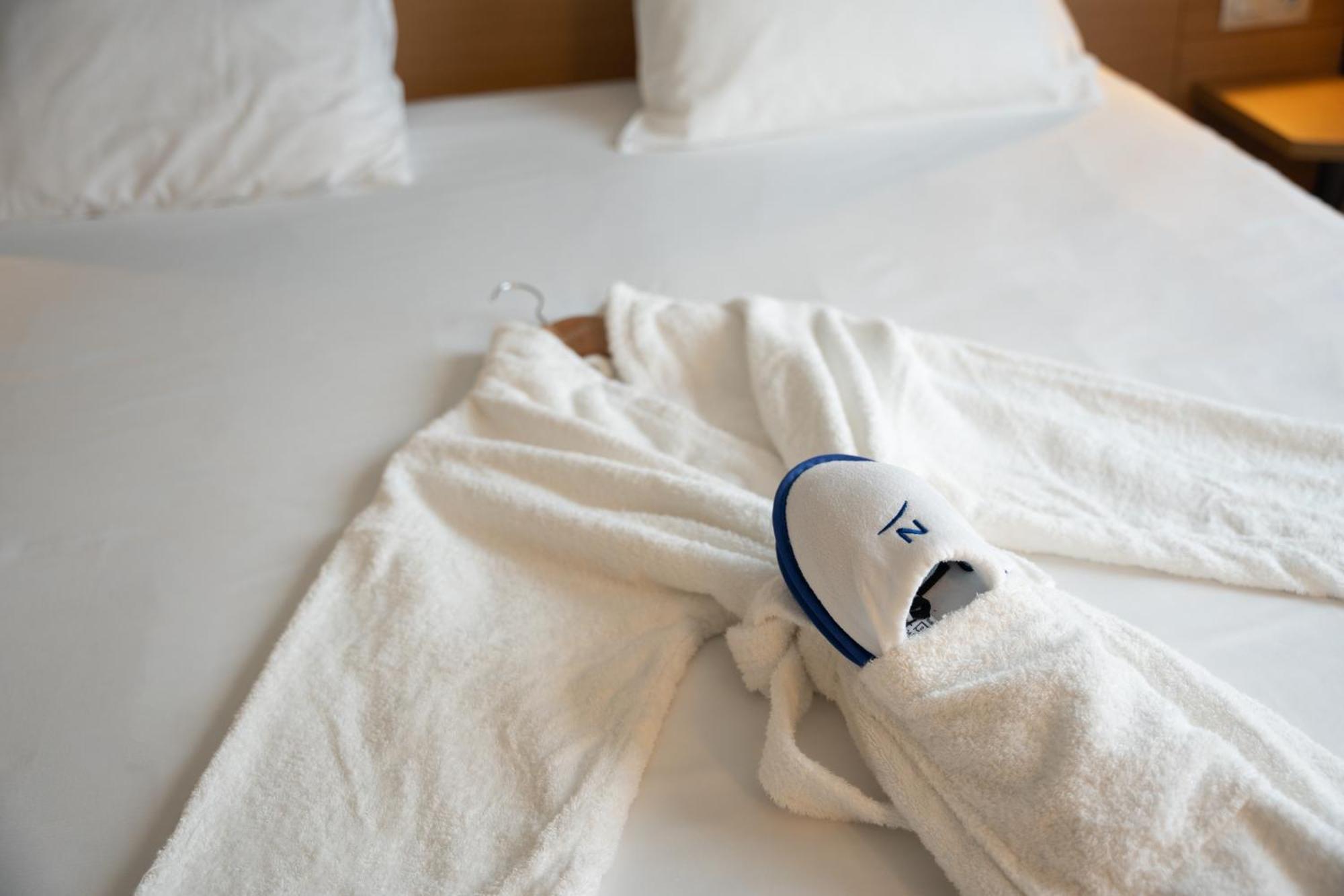 Novotel Nantes Centre Bord De Loire Екстер'єр фото