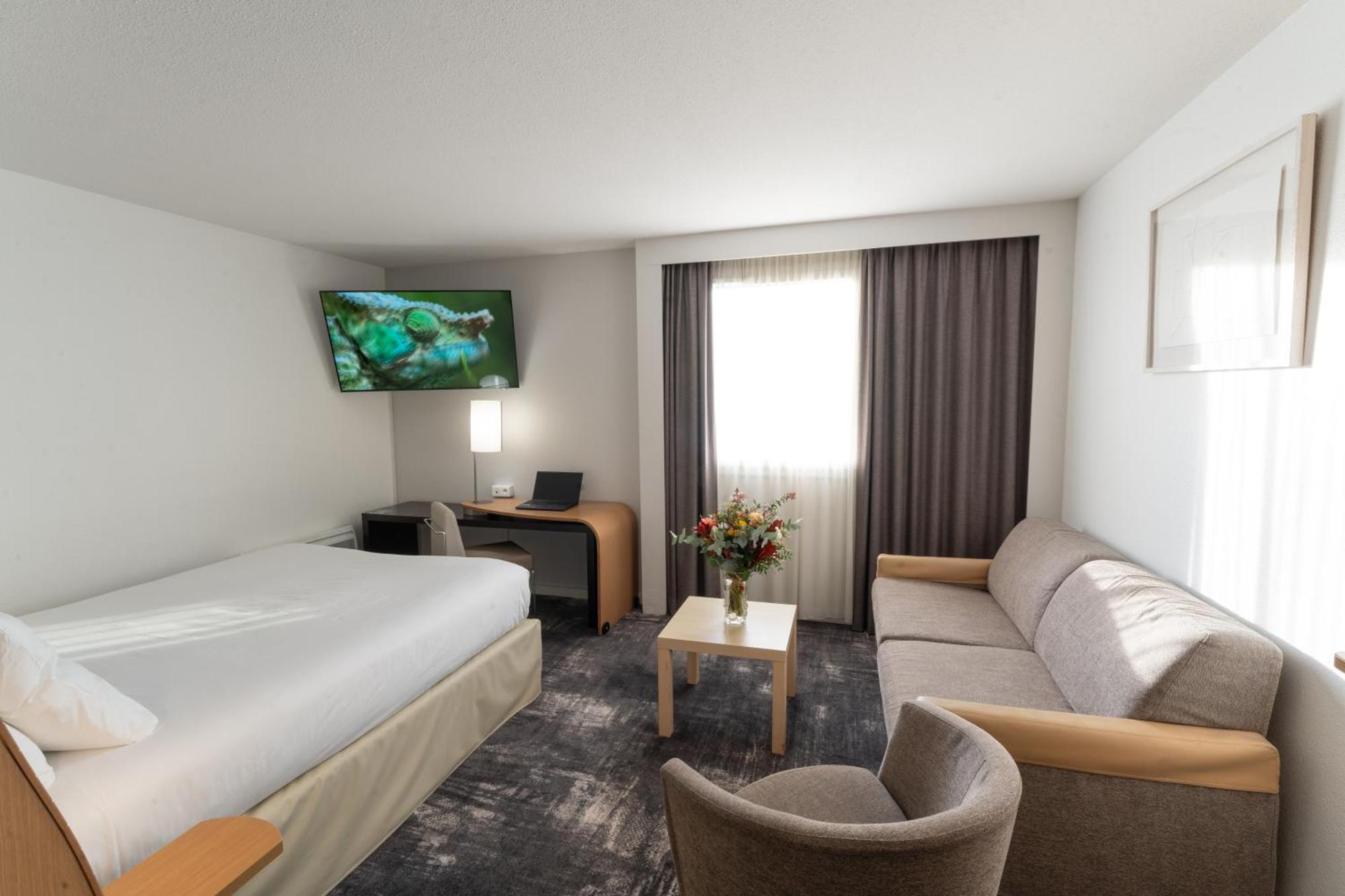 Novotel Nantes Centre Bord De Loire Екстер'єр фото