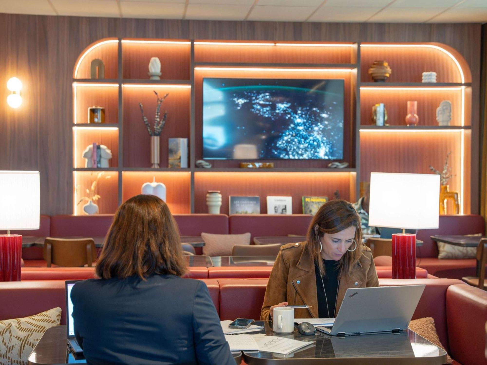 Novotel Nantes Centre Bord De Loire Екстер'єр фото
