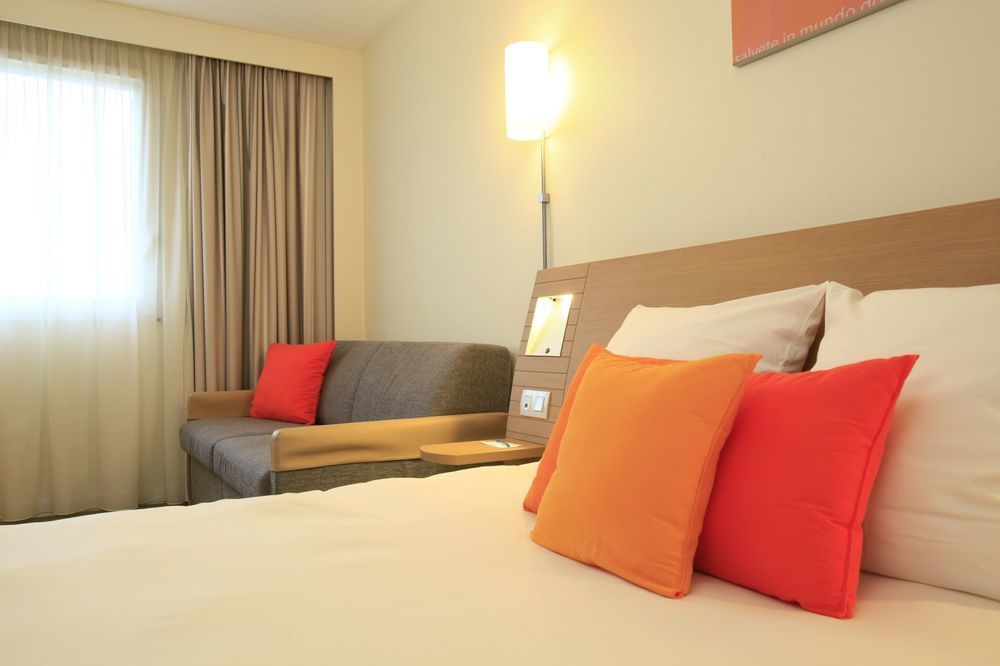 Novotel Nantes Centre Bord De Loire Екстер'єр фото