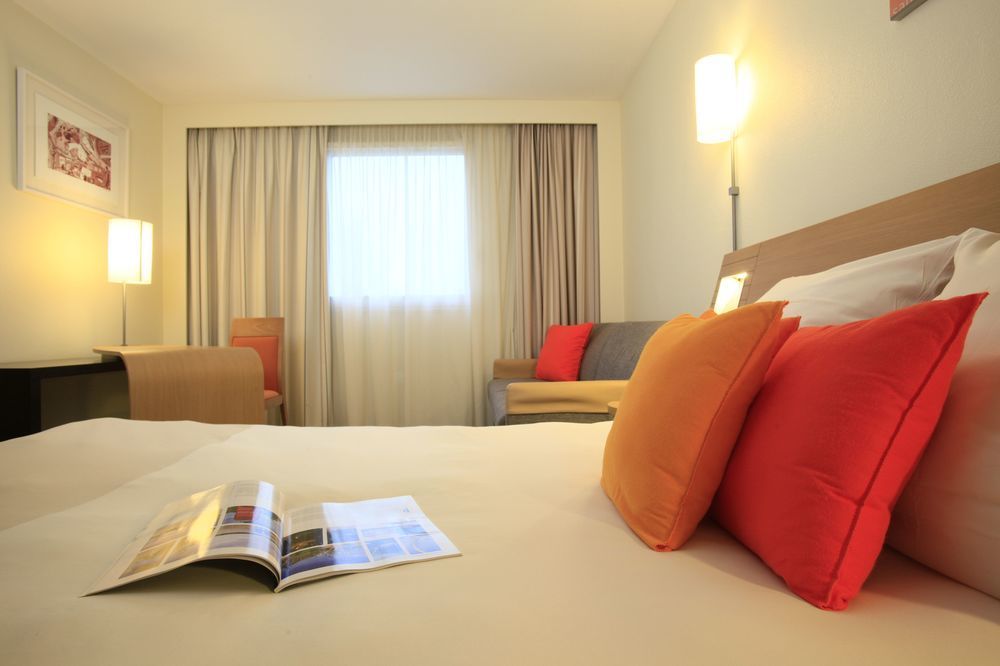 Novotel Nantes Centre Bord De Loire Екстер'єр фото