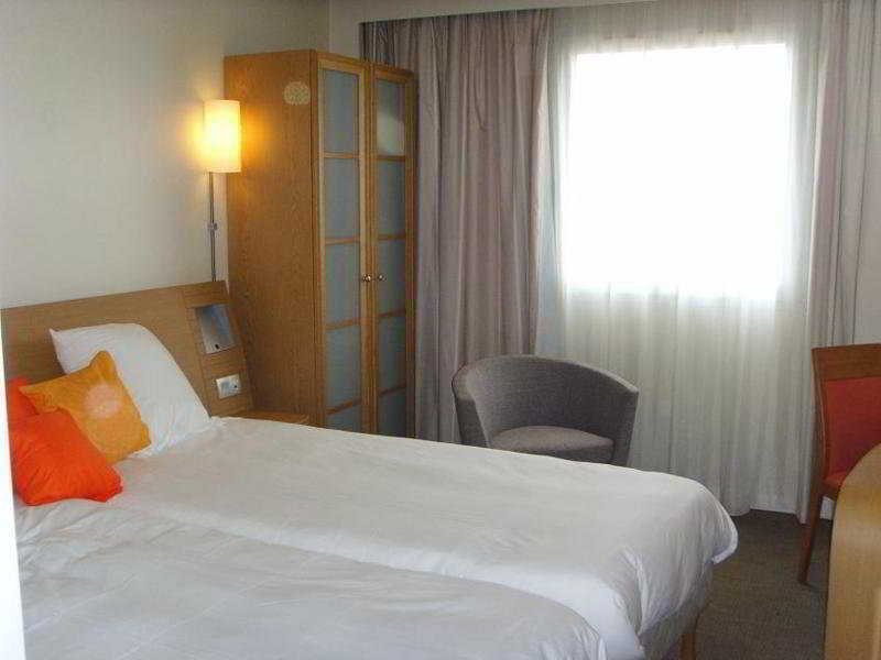 Novotel Nantes Centre Bord De Loire Екстер'єр фото